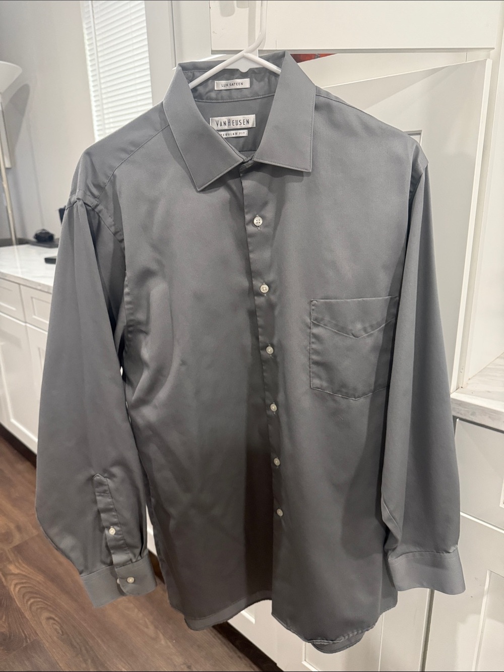 Van Heusen Men's Gray Long-Sleeve Dress Shirt